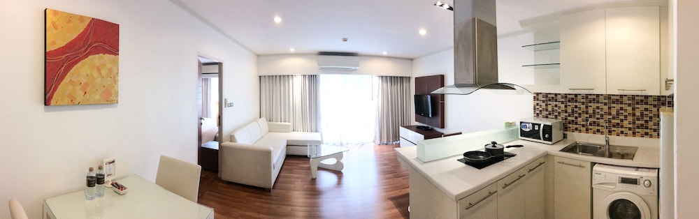 SATHORN GRACE SERVICED RESIDENCE 65/65