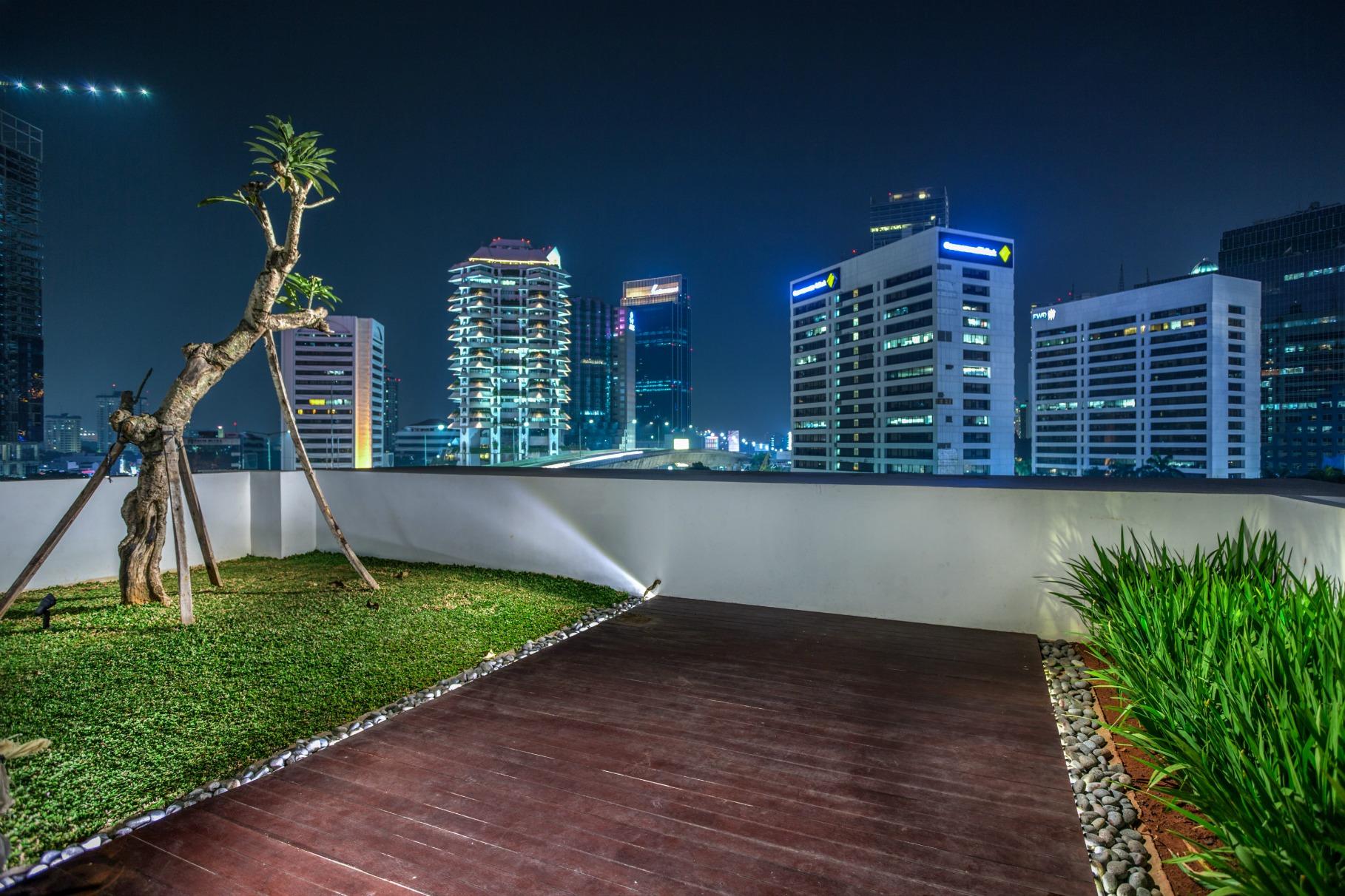 Upscale Suites 18/26