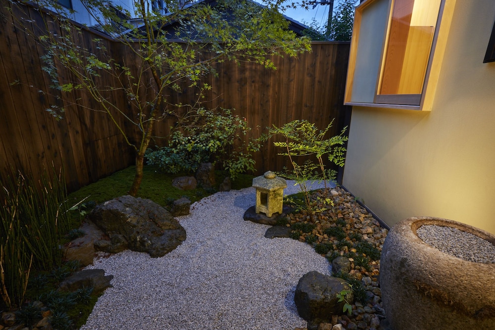 Rinn Kujofujinokitei West 11/17