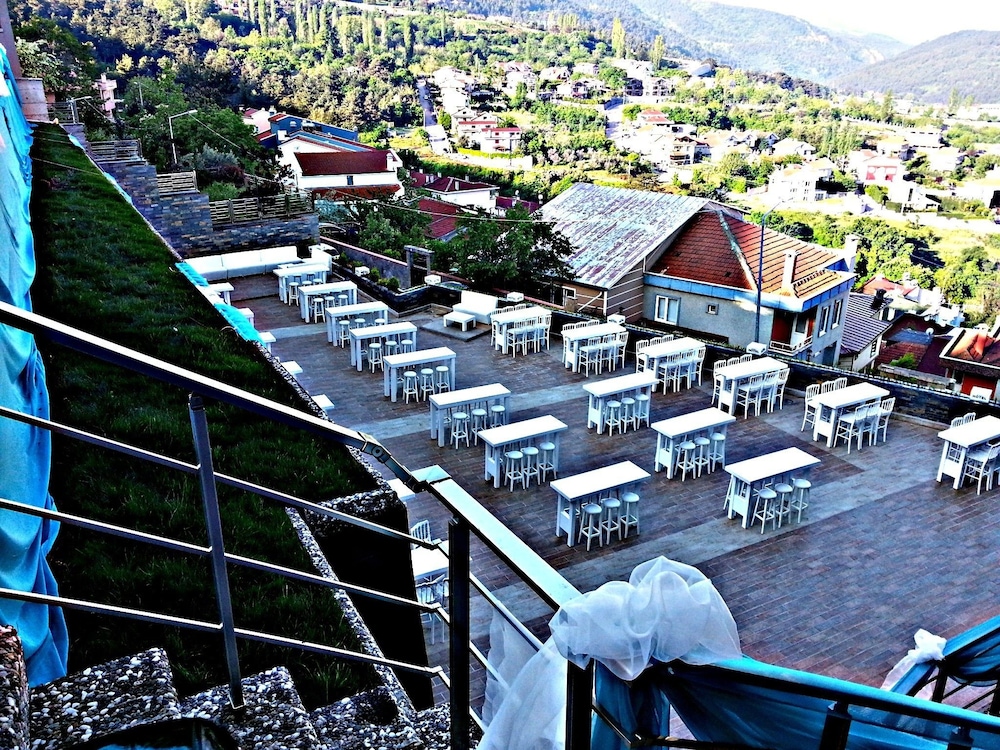 THE BERUSSA HOTEL 4/54