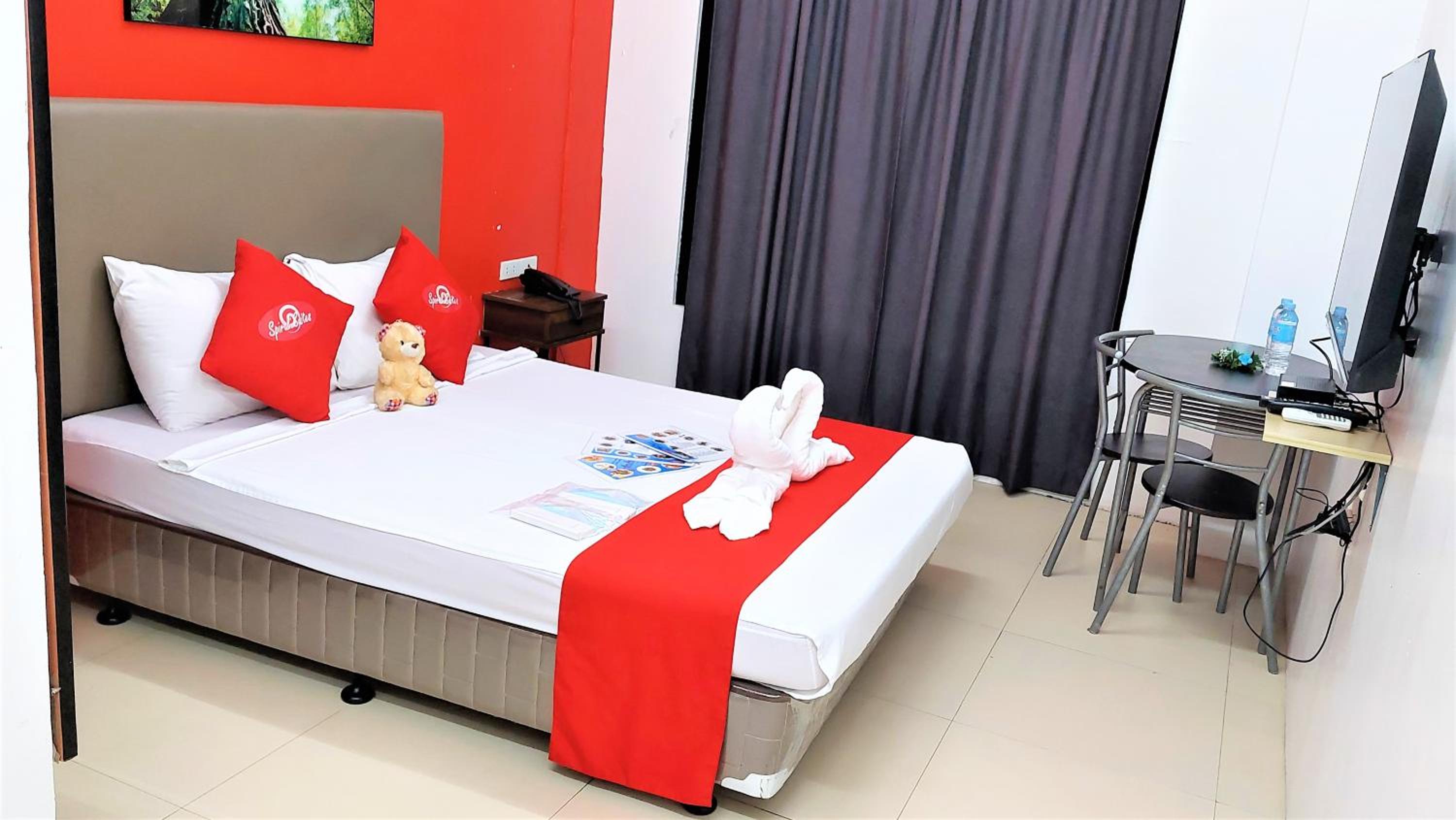 Oyo 108 Spiral Suites 20/50