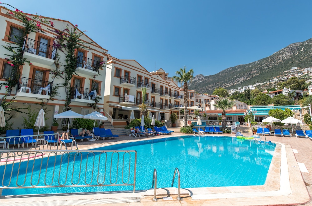 Pirat Hotel 3/35