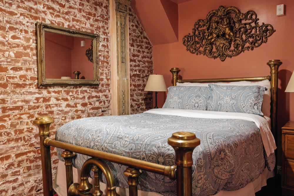 Chateau Tivoli Bed and Breakfast 22/50