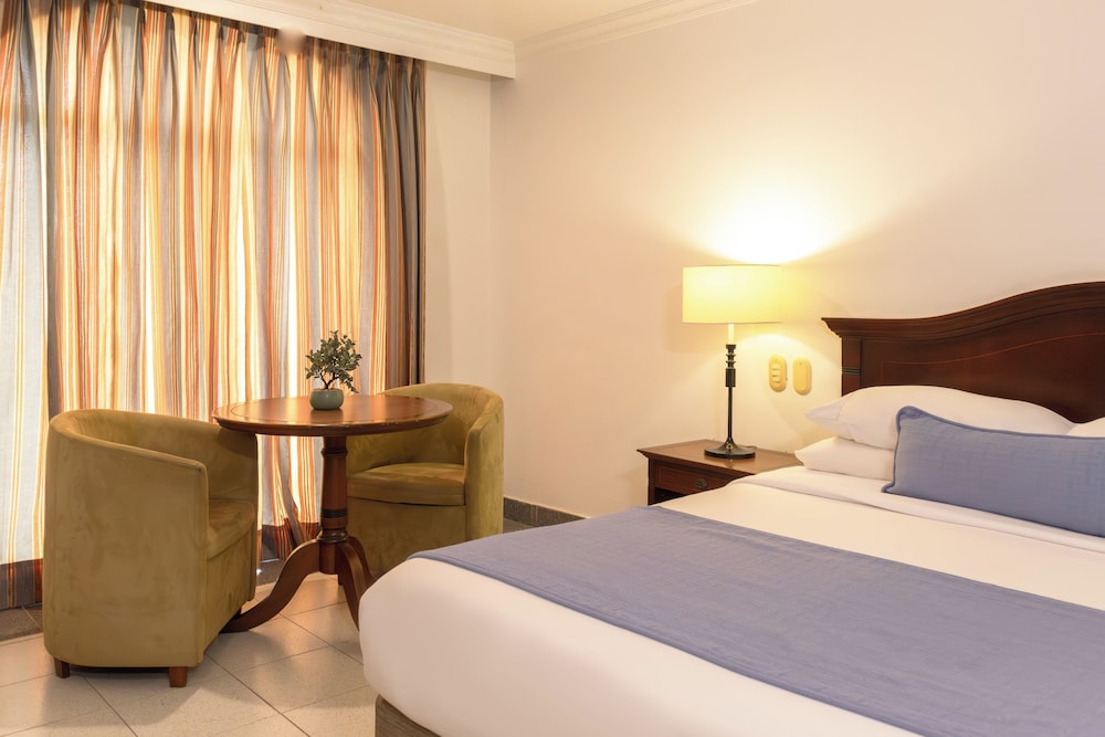 غرفة بسرير كوين، Hotel Faranda Express Puerta Del Sol Barranquilla, A Member of Radisson Individuals 3/10
