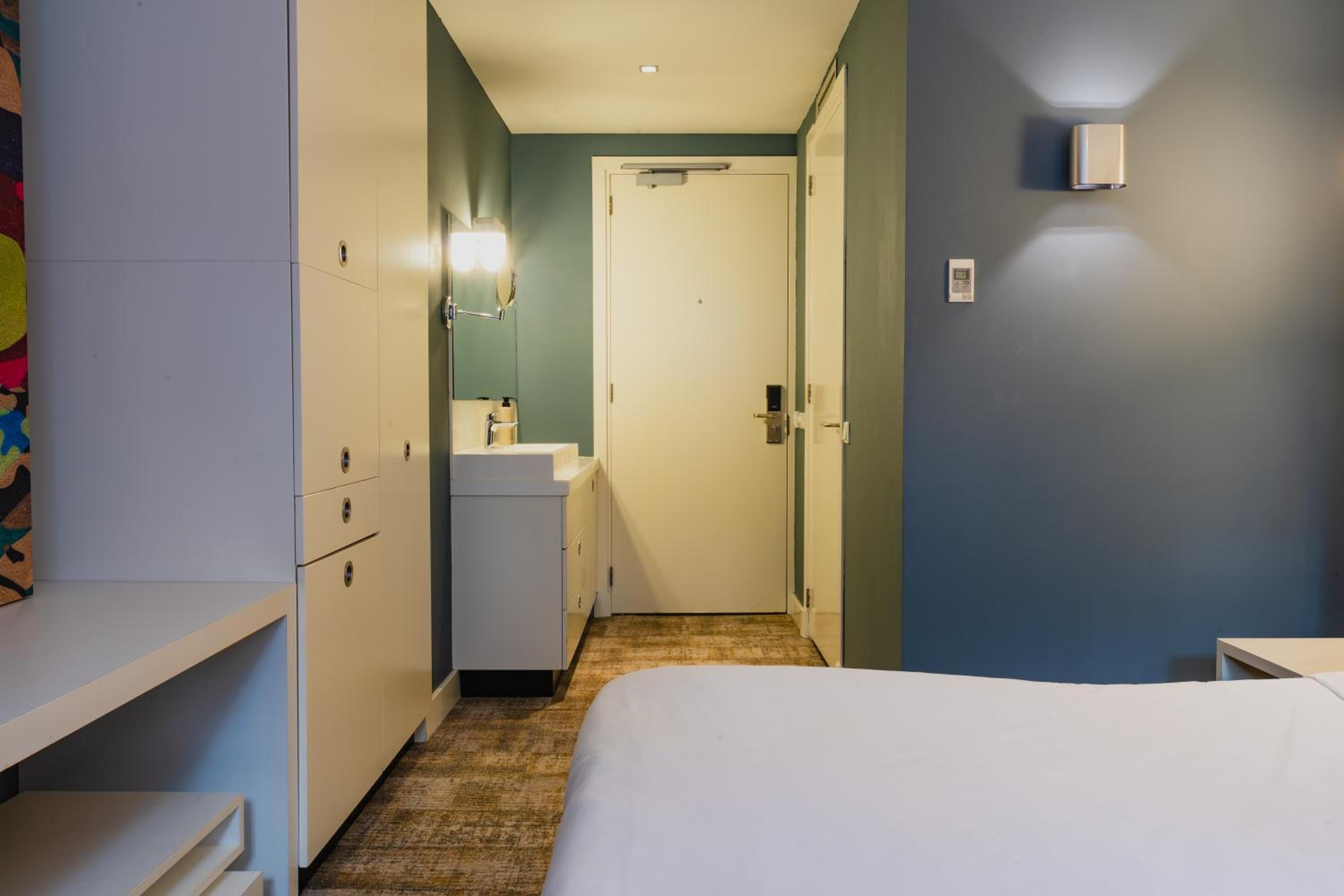 Semi Basement, Comfort, Queen Bed، Hotel JL No76 6/9