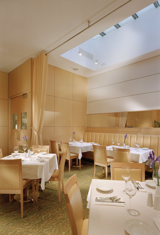 Orchard Garden Hotel 13/50