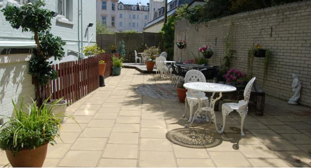 Brooklands Hotel Bed And Breakfast Bournemouth 4/32
