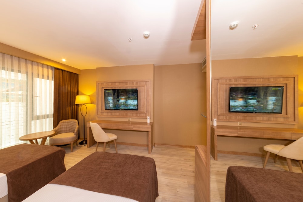 38 Hotel 53/64