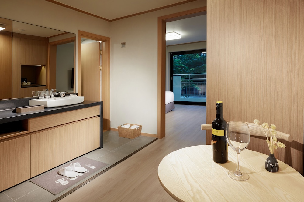 The N Resort Hotel and Spa Yangyang 32/33