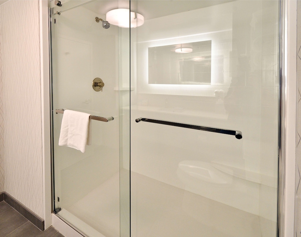 جناح بسرير كينج مع أريكة، Hampton Inn Santee-I-95 7/10