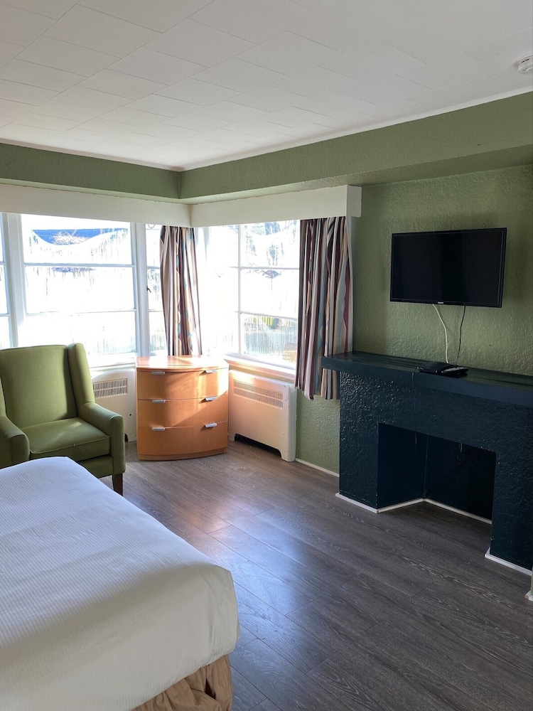 2400 Motel 25/68