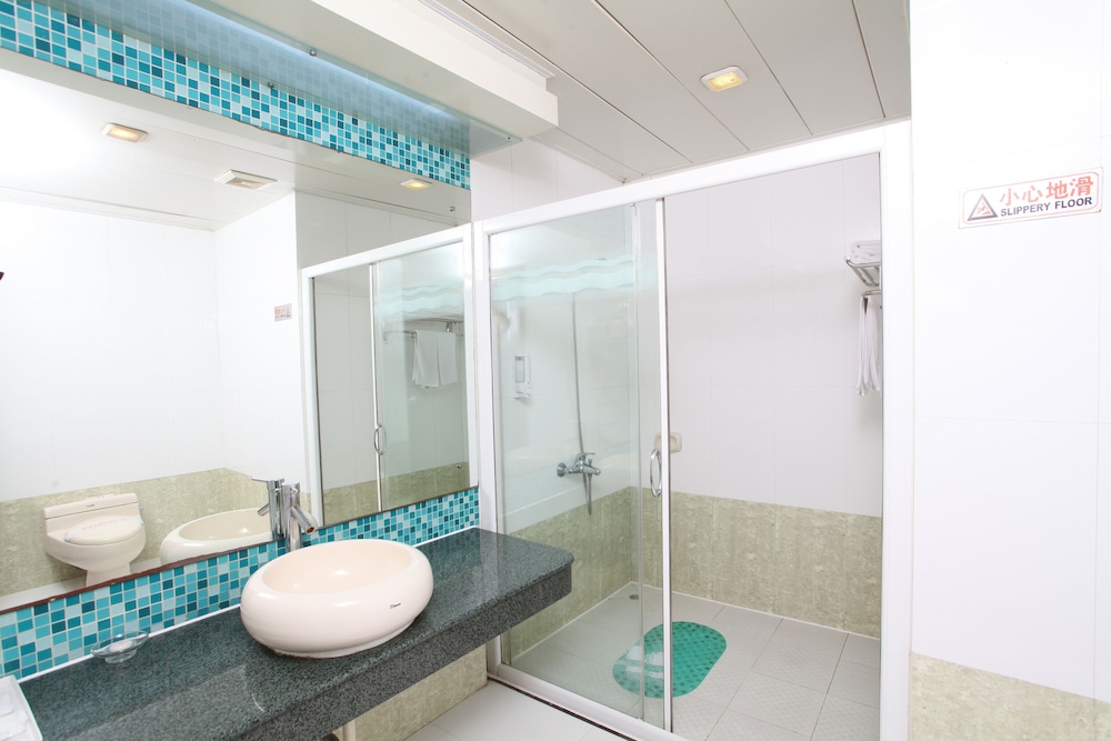 Xinhua Hotel 20/63
