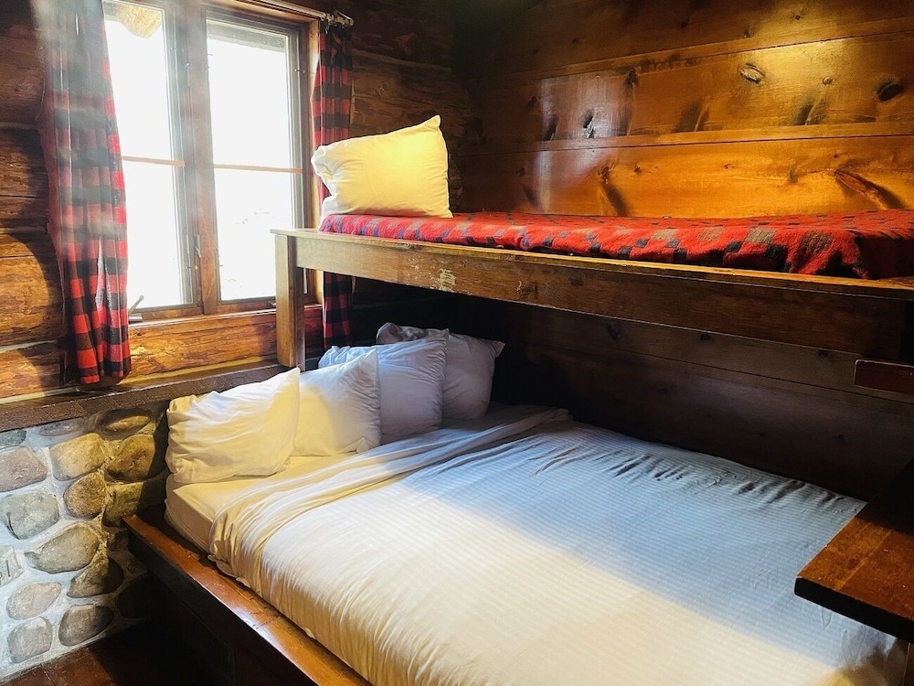 3 Bedrooms, Cabin, 3 Murphy Beds, 3 Queen Beds, 3 Bathrooms
