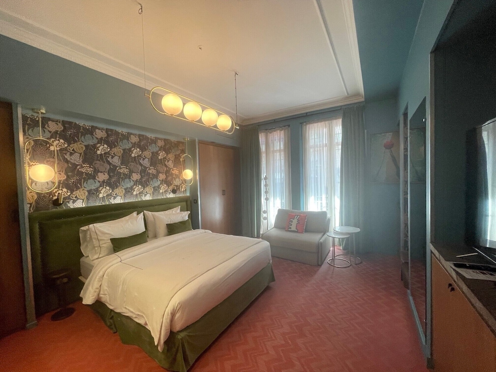 Hotel 33 Marbeuf 15/50