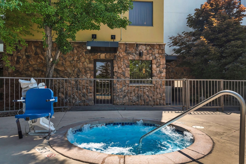 Best Western Plus Olympic Inn 12/73
