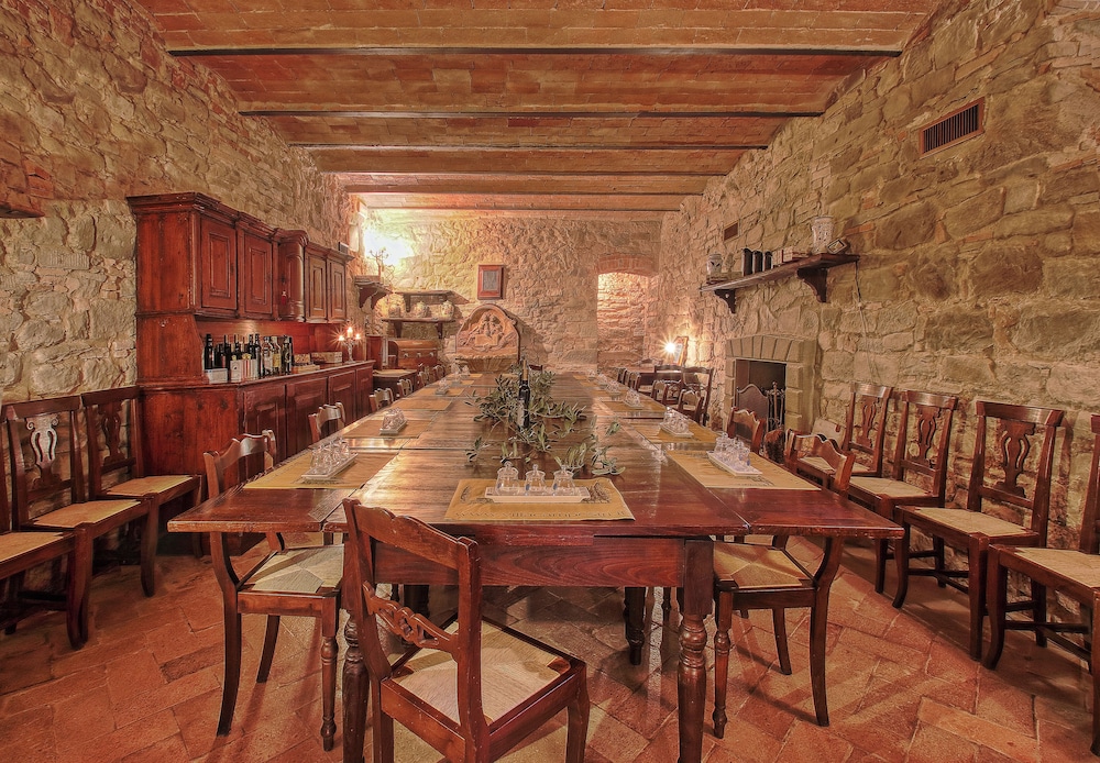 Villa Campestri Olive Oil Resort 30/48