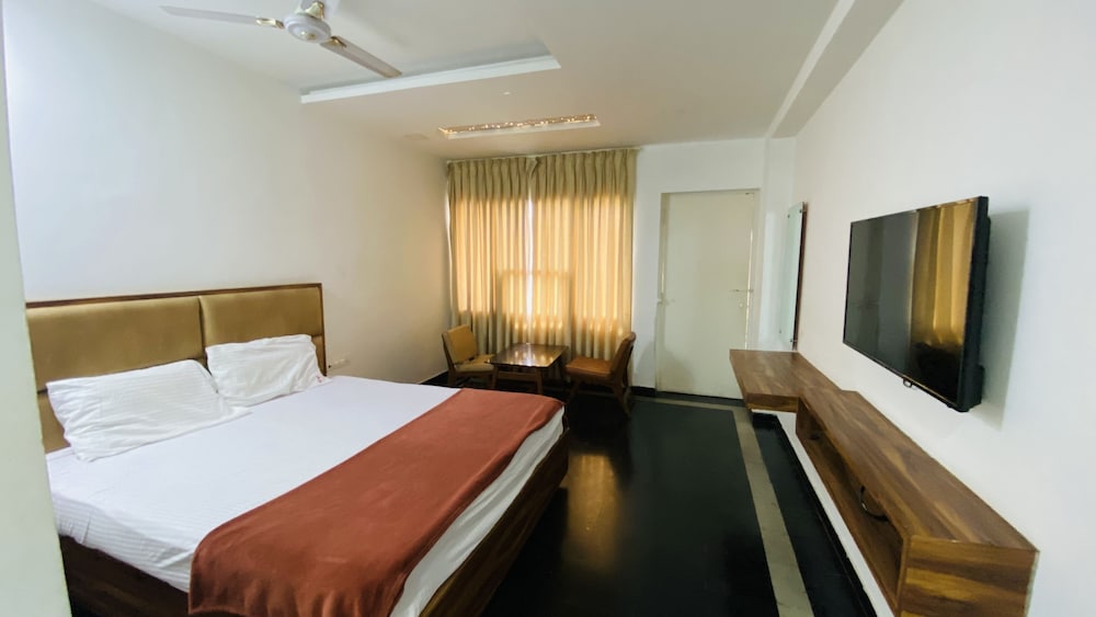 Amaravathi Hotel 3/17