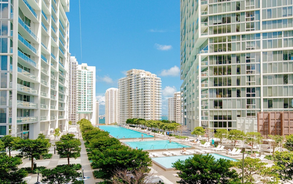 W Miami