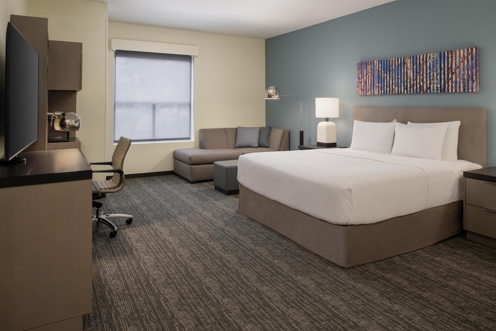 Hyatt House Fresno/Campus Pointe 8/50