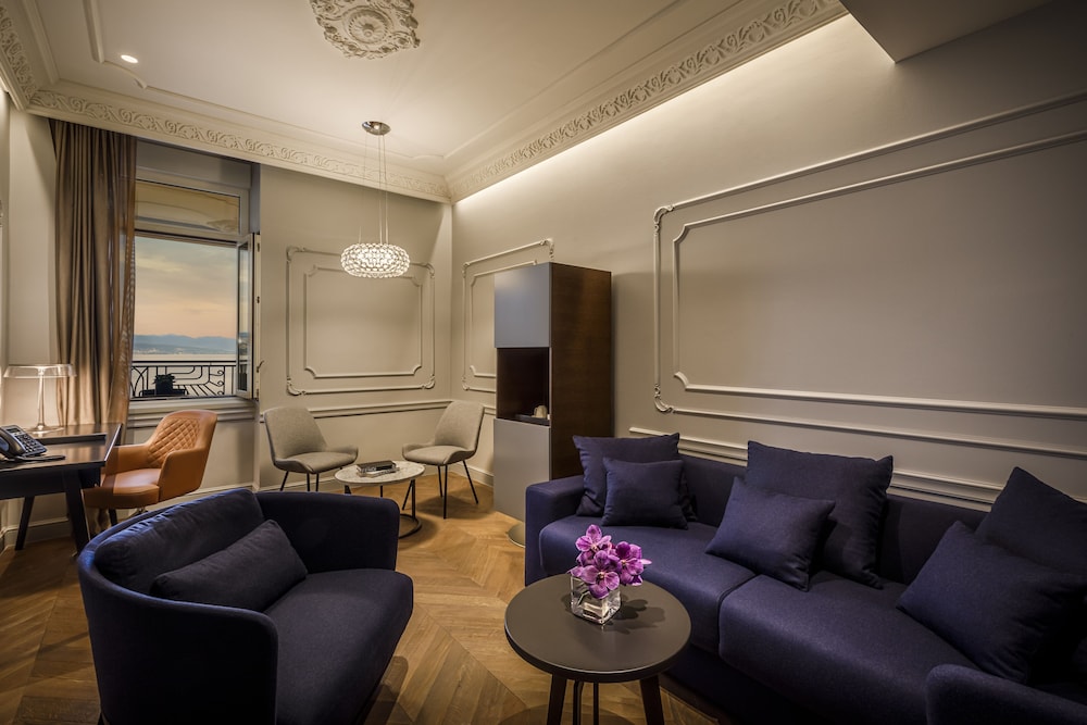 Hotel Ambasador 45/70