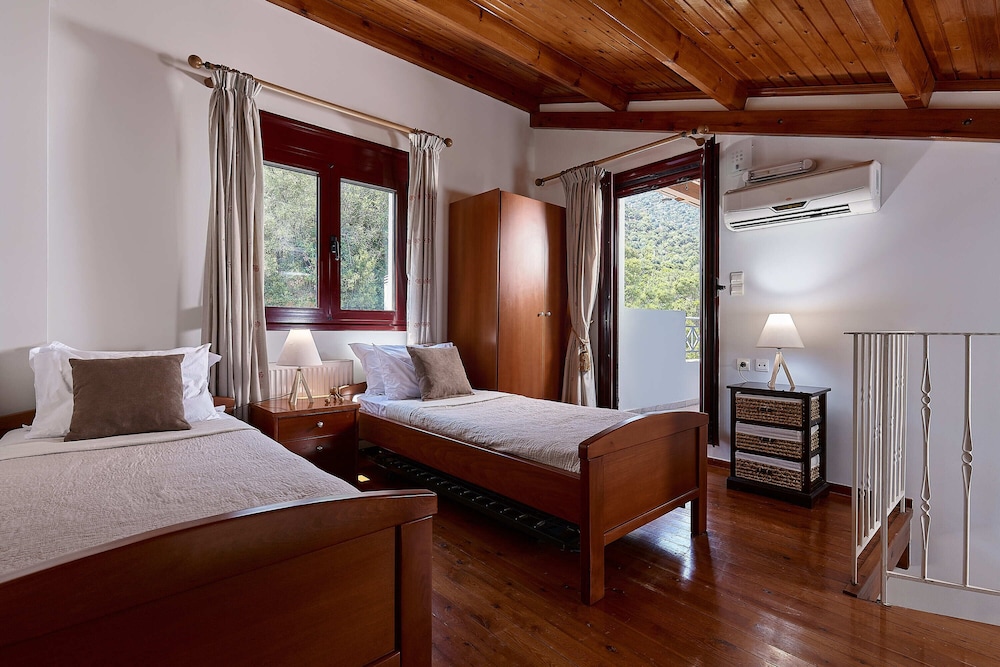 3 Bedrooms, Villa, 1 Queen and 1 Bunk Bed, 3 Beds, Ocean Front, Private Pool