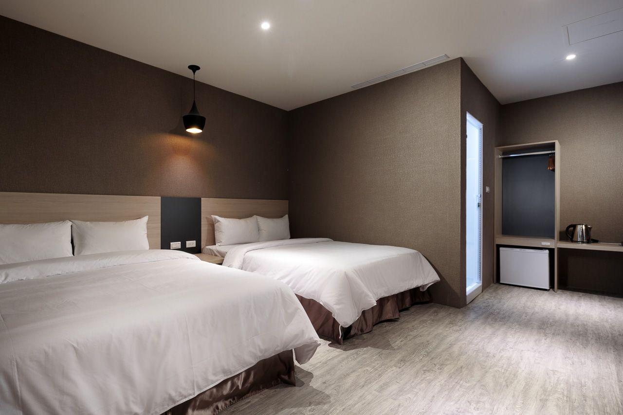 Deluxe, Quadruple, 2 Double Beds, No Window