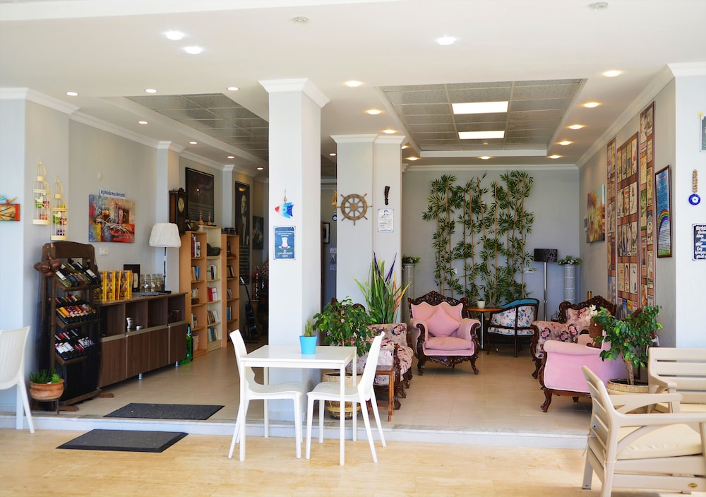 GUMULDUR MAVI DENIZ HOTEL 25/50