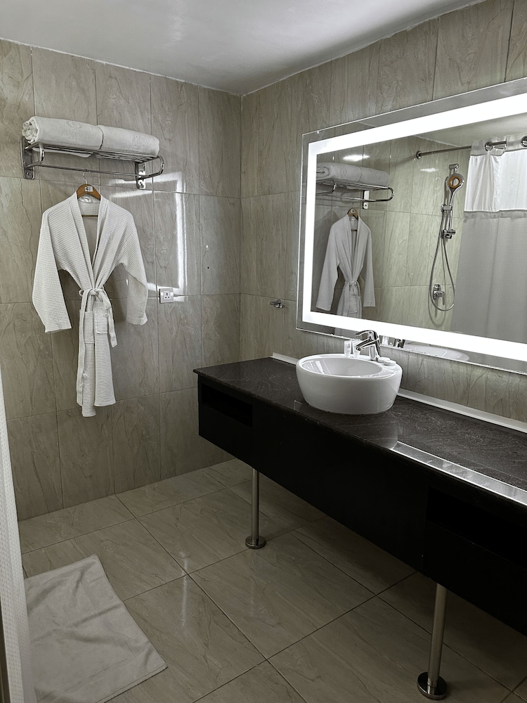 غرفة تنفيذية بسرير كينج، Rollace Hotel 4/6