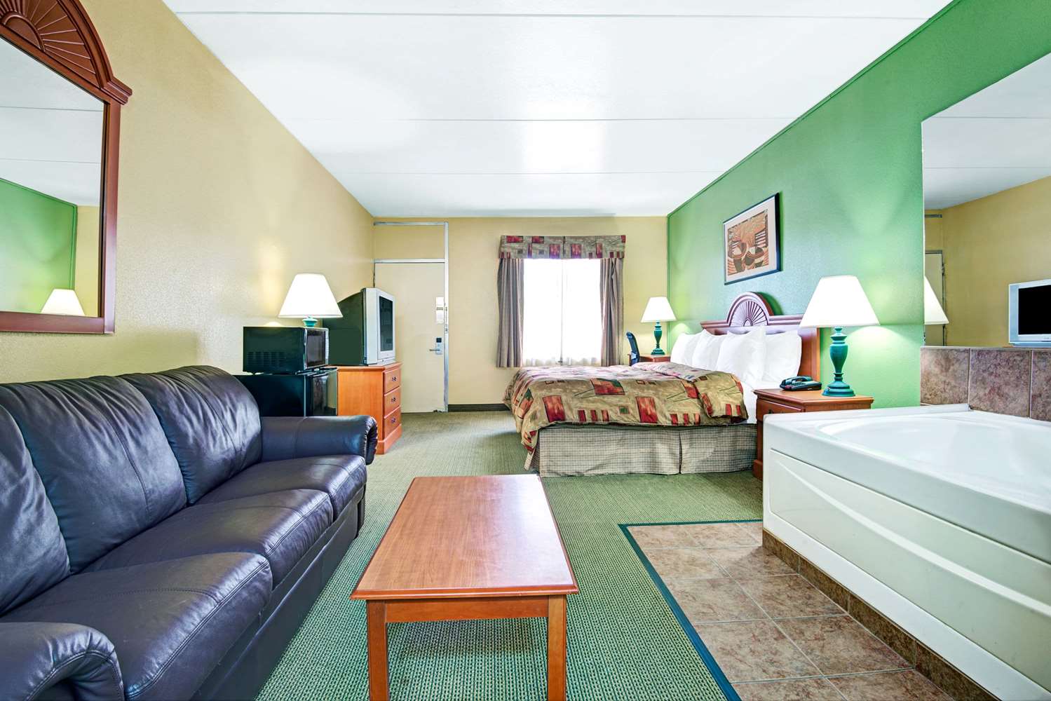 Super 8 by Wyndham Nashville Near Downtown / I-40 4/10