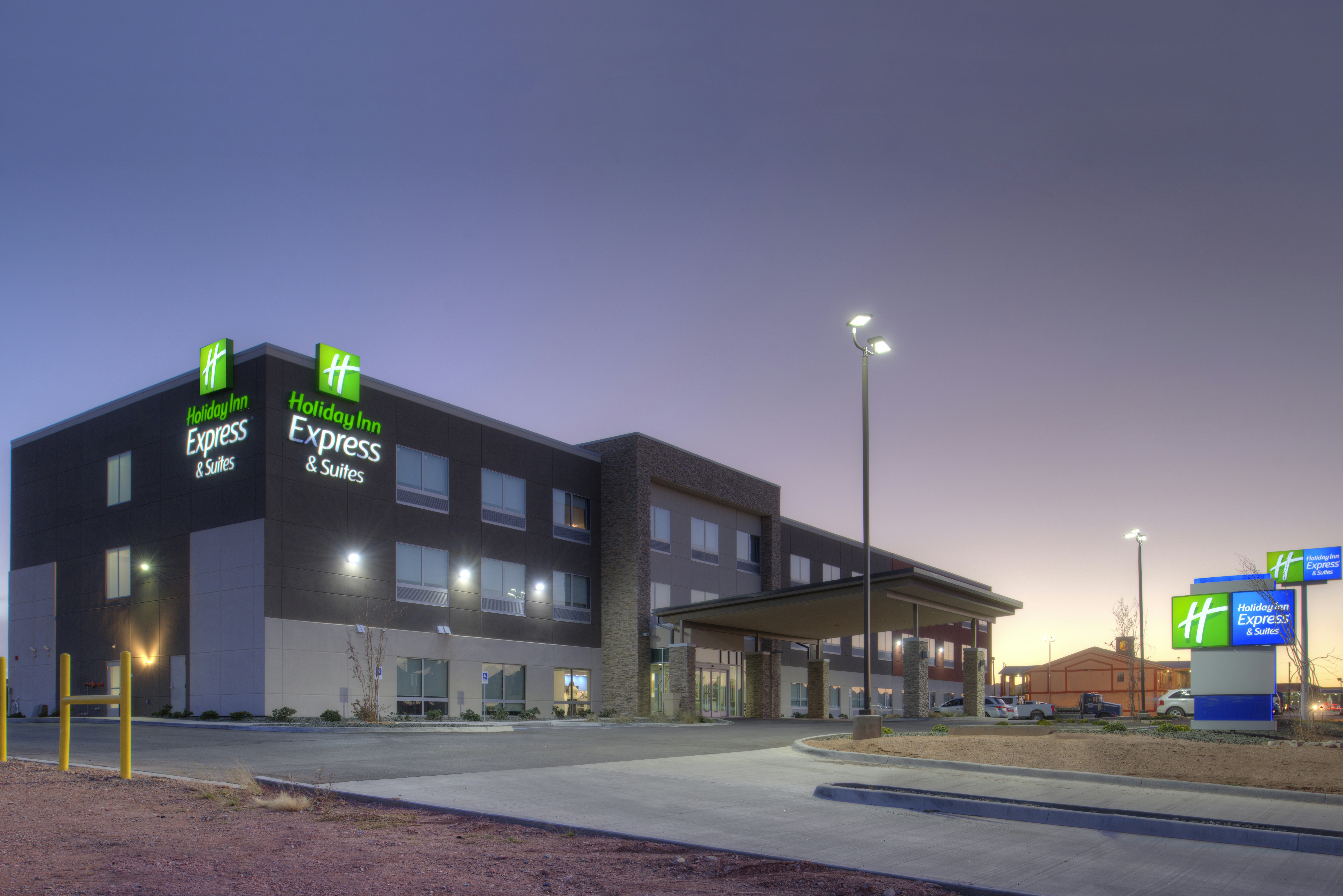 HOLIDAY INN EXPRESS & SUITES VAN HORN 6/65