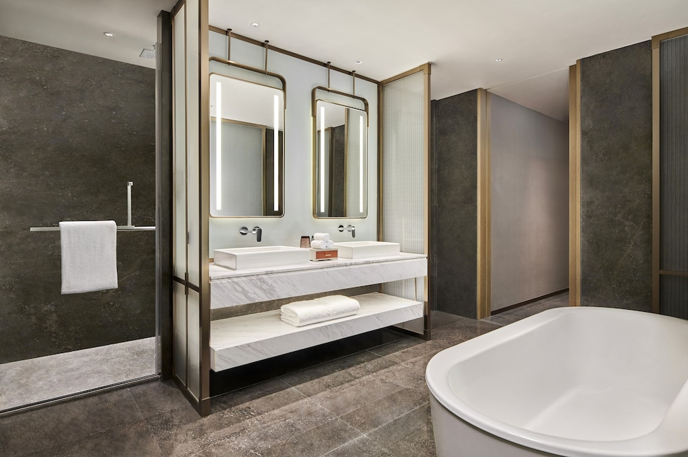 Ambassador, Deluxe, Suite, King Bed، DoubleTree by Hilton Jiangxi Fuzhou 3/4