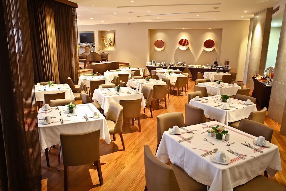 Hotel Rosales Plaza 45/61