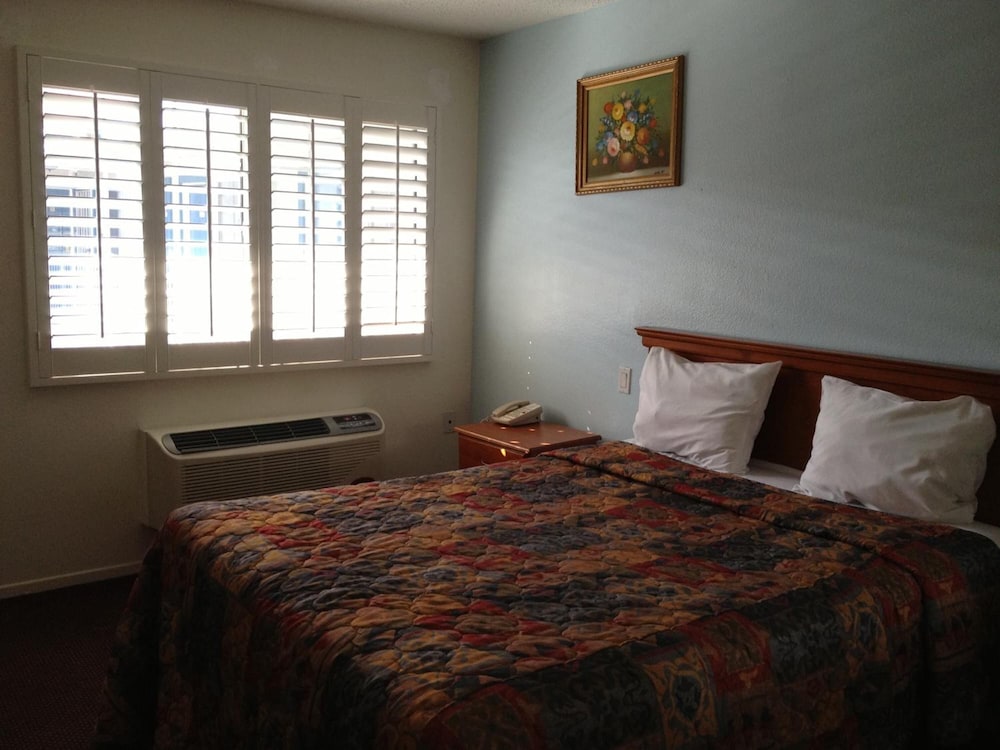 Scottish Inns Long Beach CA 4/26