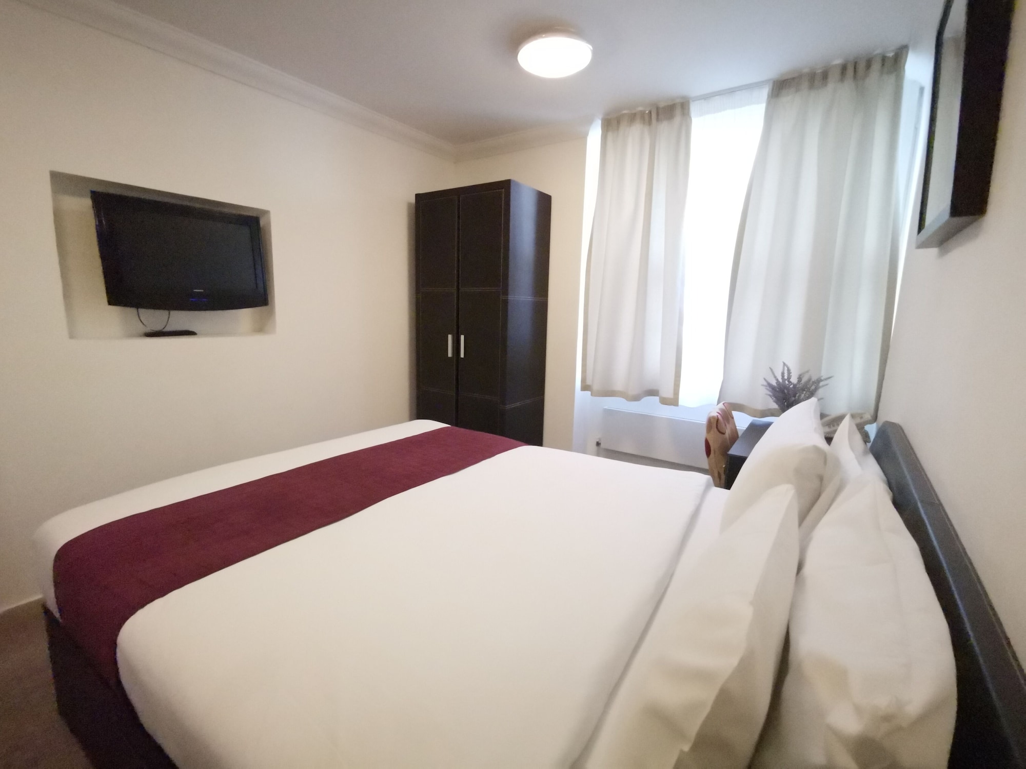 ECONOMY, DOUBLE BED, BASEMENT OR GROUND FLOOR
