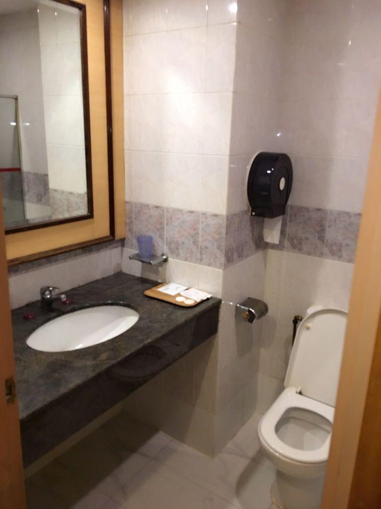 Bright Star Hotel 31/32