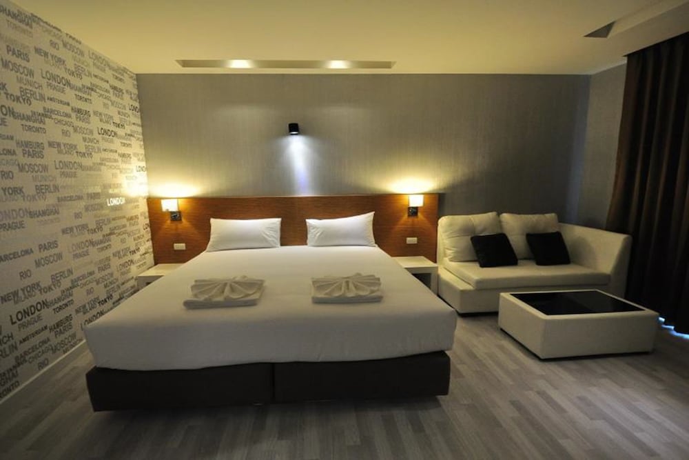 Tanzeno Hotel 4/15