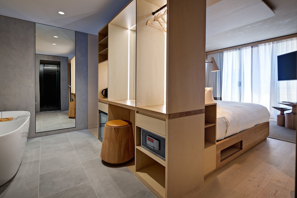 Zara Tower Serviced Apartments 27/78