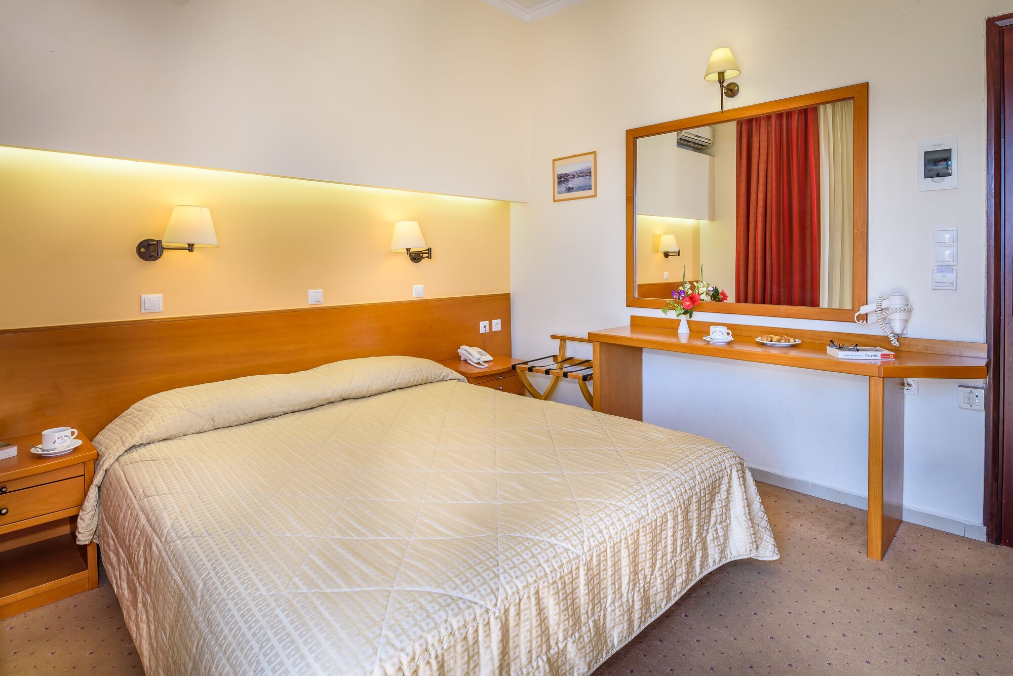 ROOM, SINGLE