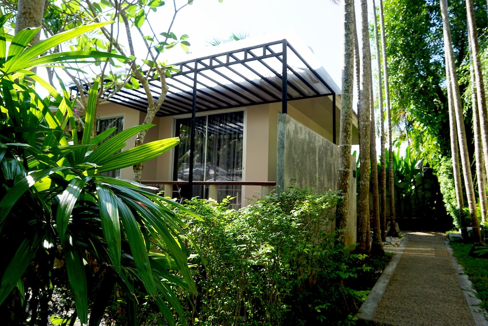 THE SIGNATURE PHUKET RESORT AND RESTAURANT 2/70