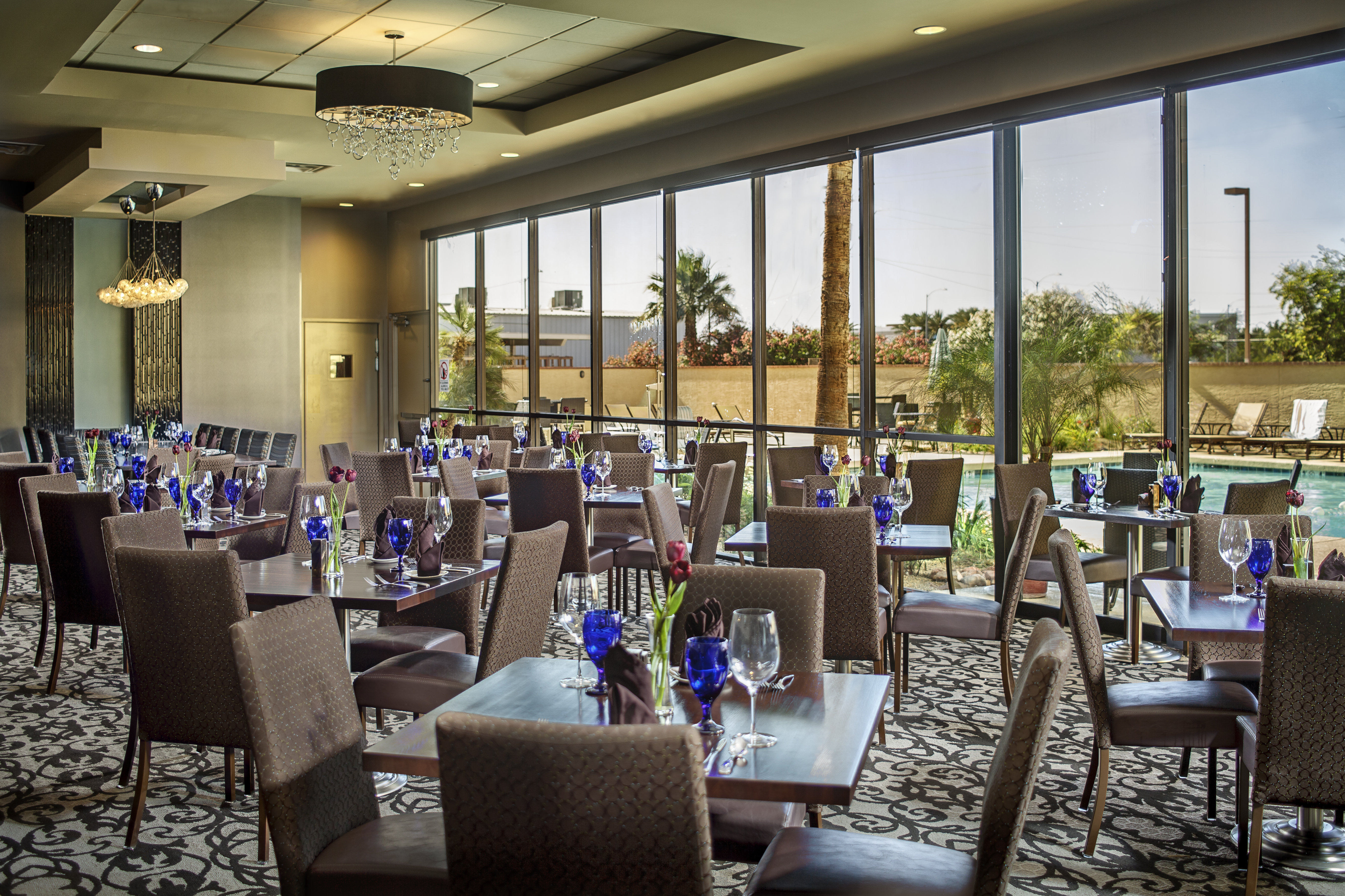 Crowne Plaza Phoenix Airport - Phx 48/76