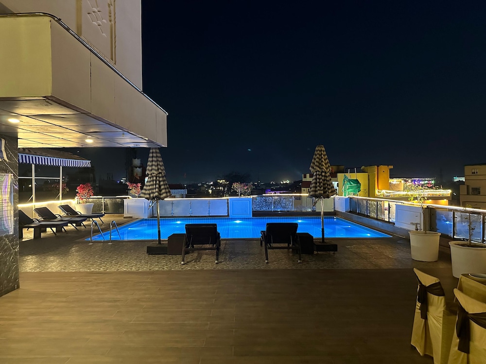 Hotel Atulyaa Taj 40/48