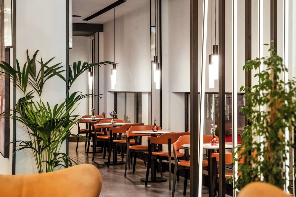 Radisson Hotel and Conference Centre London Heathrow 31/49