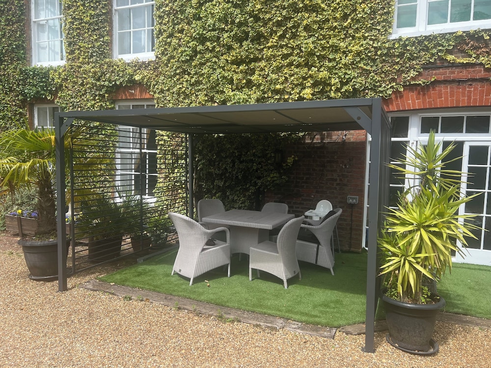 Harmondsworth Hall Guest House Heathrow 20/27