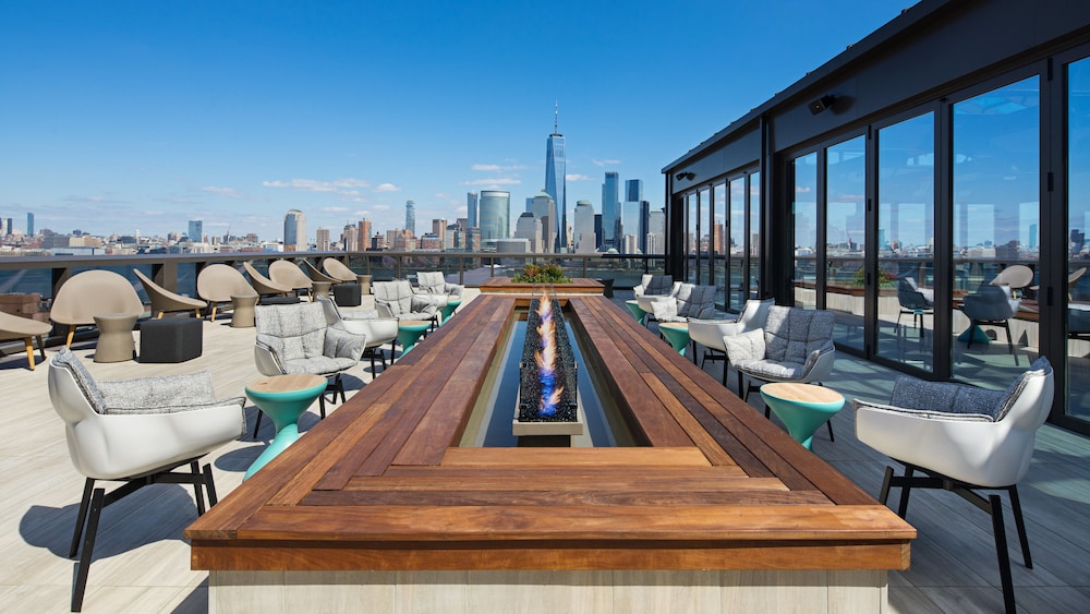 Hyatt House Jersey City 48/68