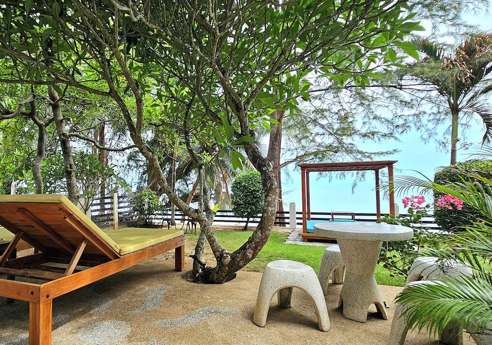 Emerald Sands Beach Villa 19/30