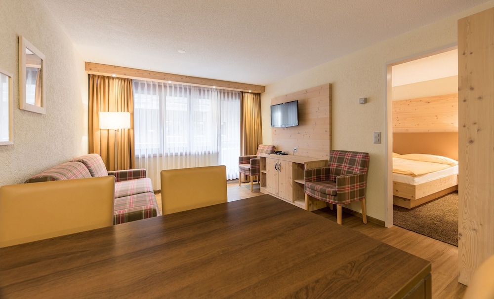 1 BEDROOM, BELLEVUE, APARTMENT