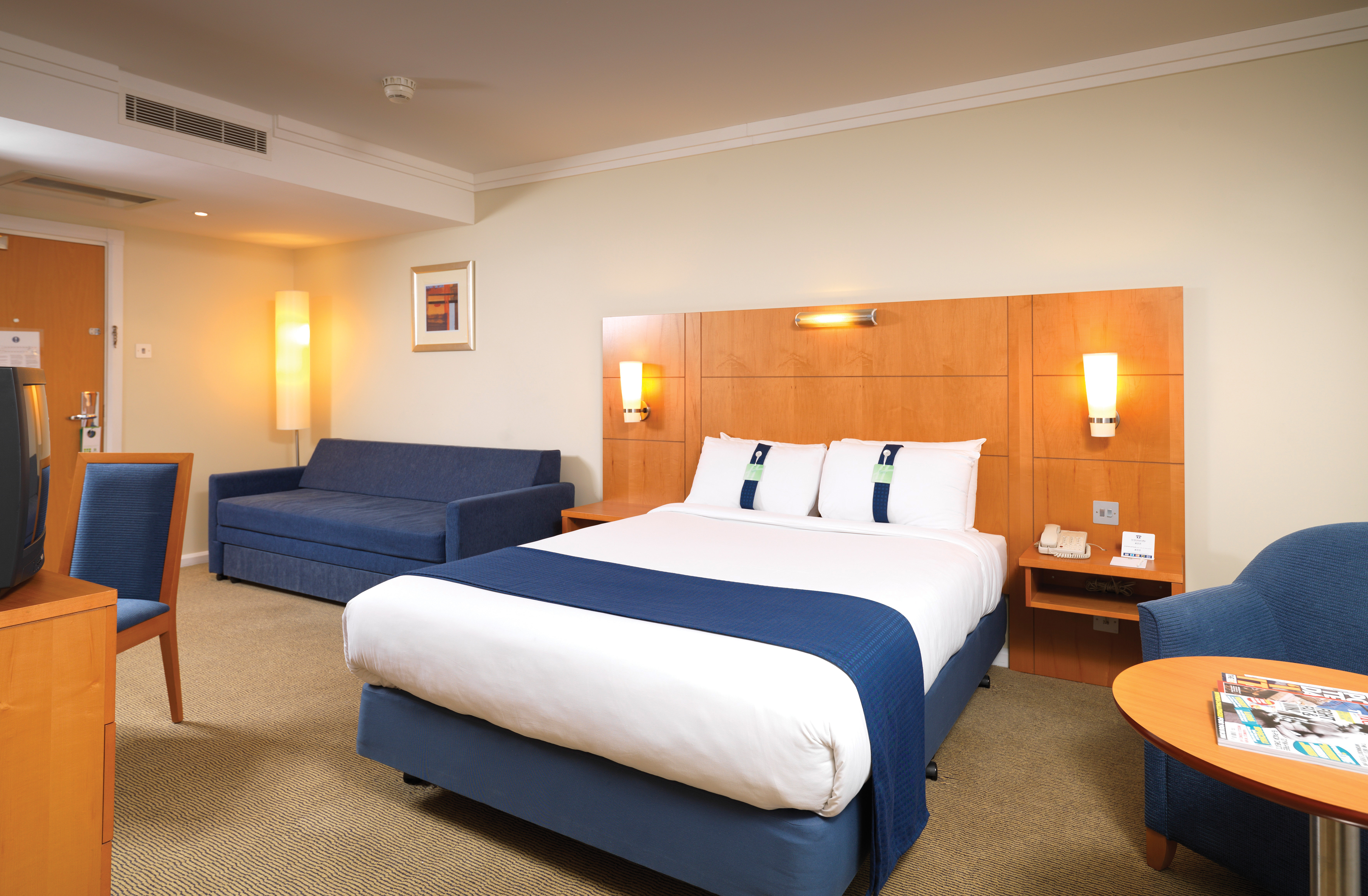 HOLIDAY INN LONDON HEATHROW M4J4 16/62