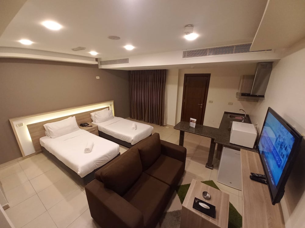 Lujain Hotel Suites 5/50