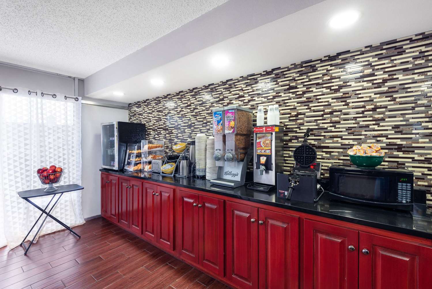 Days Inn By Wyndham Charlottesville/University Area 7/43
