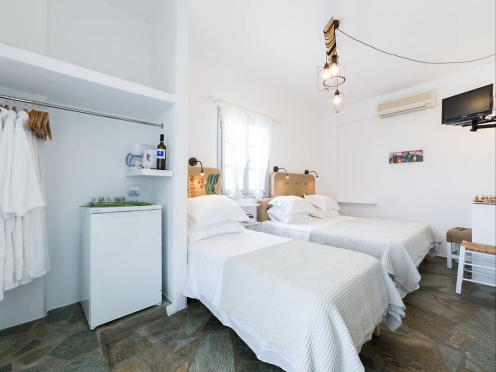 Evi Rooms 13/89